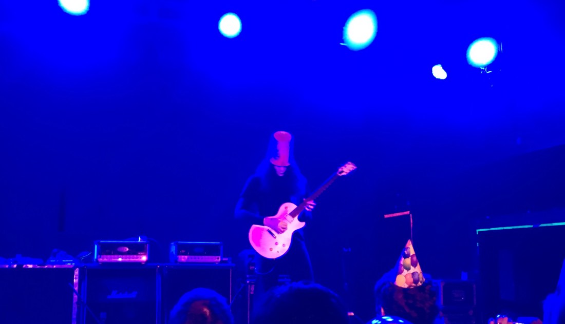 Buckethead live at the Lincoln Theatre May 13 2016.jpg